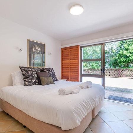 Onetangi Beach Apartments Kültér fotó