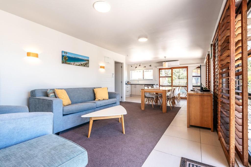 Onetangi Beach Apartments Kültér fotó