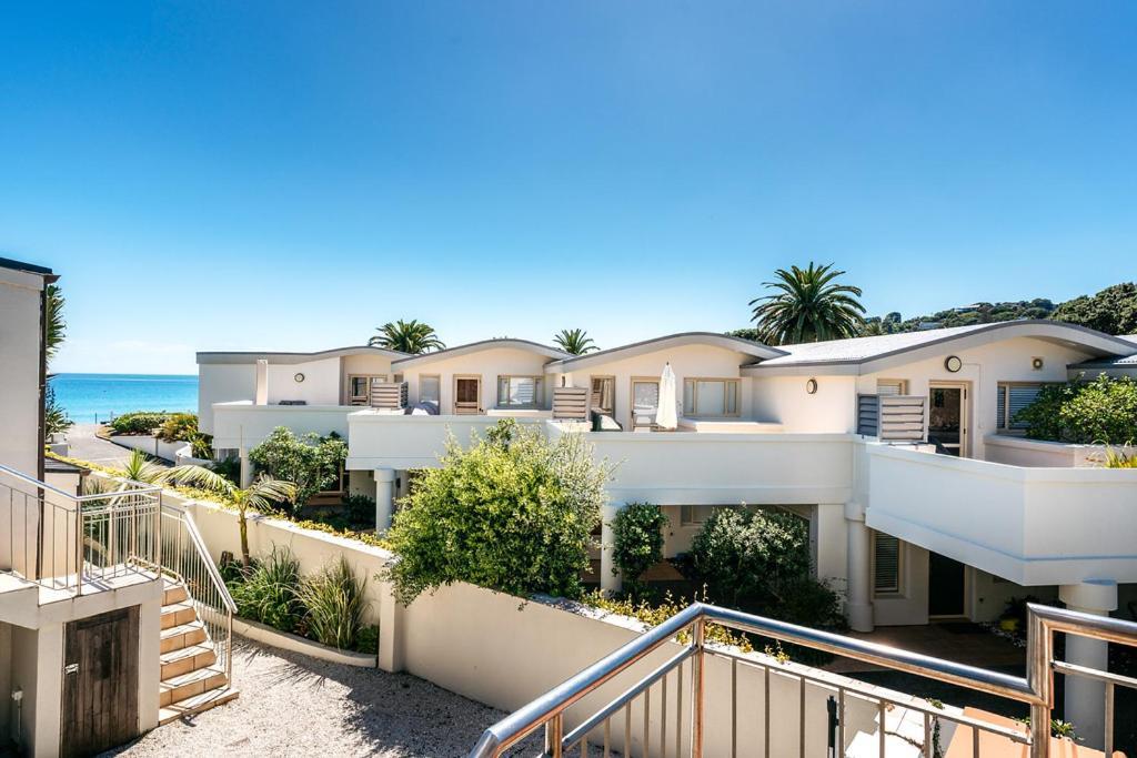 Onetangi Beach Apartments Kültér fotó