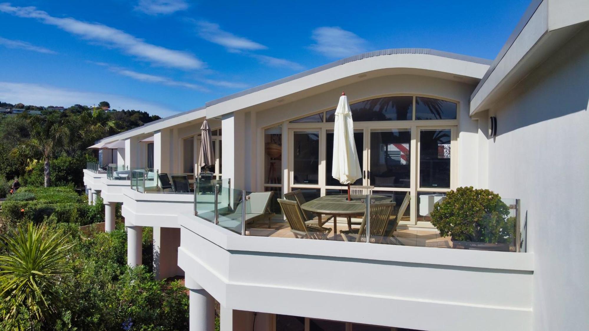 Onetangi Beach Apartments Kültér fotó