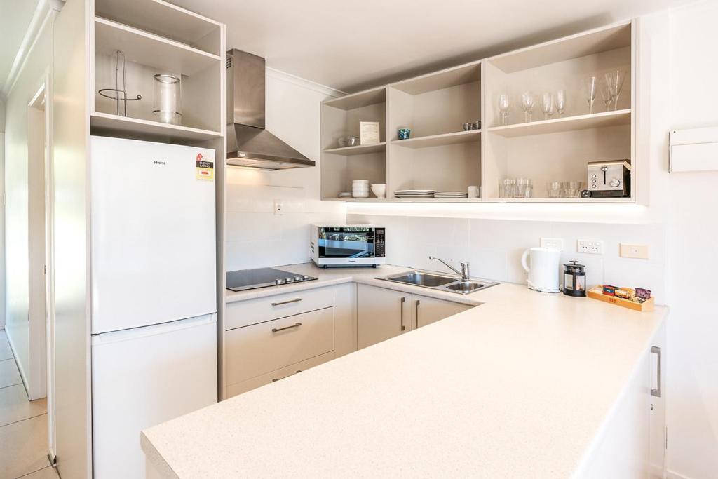 Onetangi Beach Apartments Kültér fotó