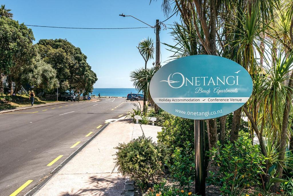 Onetangi Beach Apartments Kültér fotó