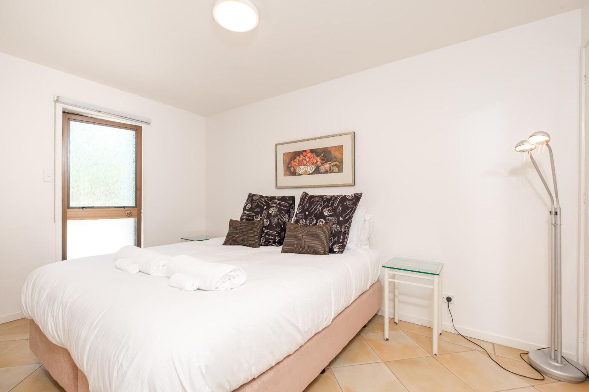 Onetangi Beach Apartments Kültér fotó