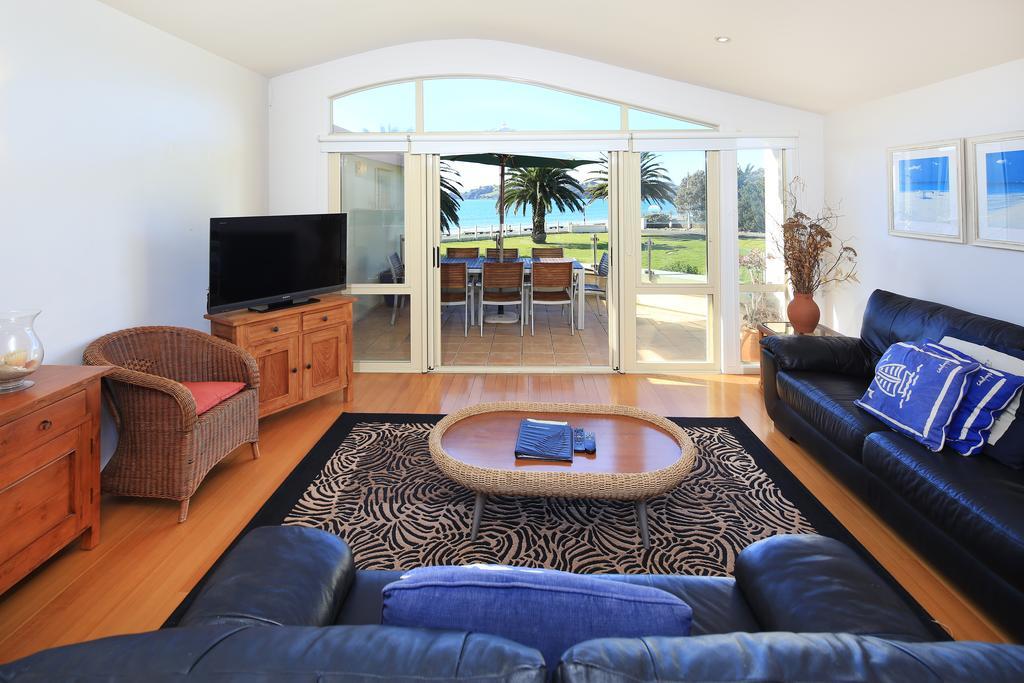 Onetangi Beach Apartments Kültér fotó